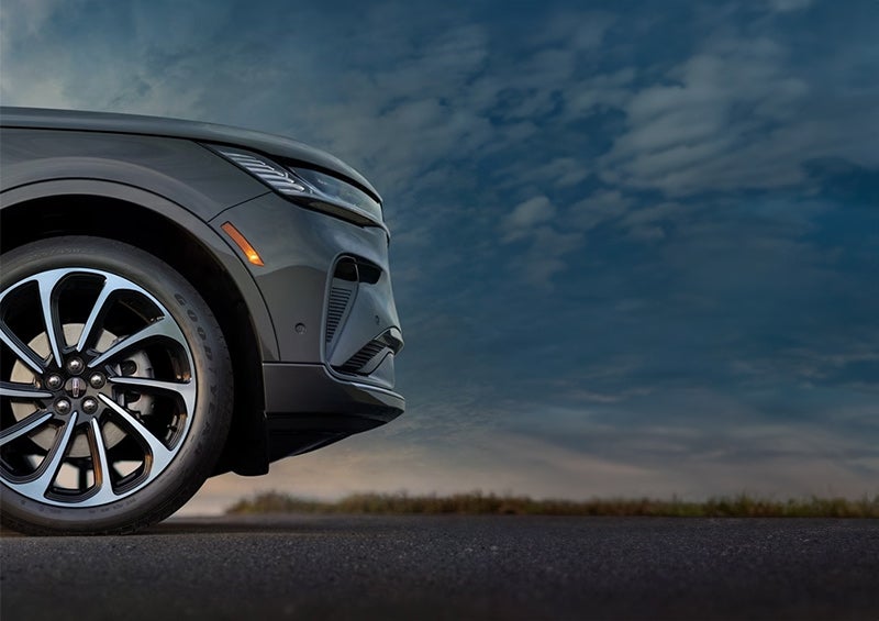 The All-new 2024 Lincoln Nautilus® SUV tire detail